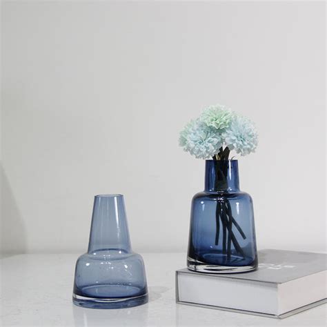 Contemporary Flower Vase Online - Premium Vase | Nestasia