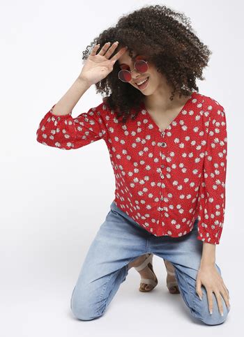 Best Buys On Trendy Tops & Shirts | Women | Pepe Jeans India