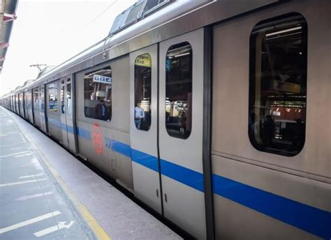 New Delhi Local Train 的图像结果