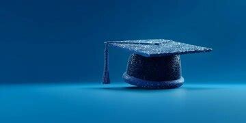 Digital low poly wireframe graduation hat symbolizing online learning ...