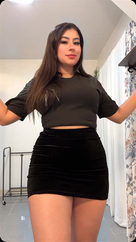 Rosalia Carrasco | 10k de likes & 100 compartidas y subimos otro 🔥 | Instagram