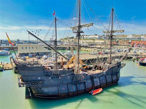 El Galeon Andalucia replica 17th century Spanish Galleon ship docks at ...