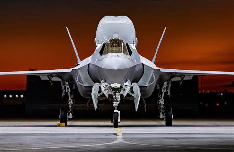 UK F-35 jets to reach full operating capability on HMS Prince of Wales ...