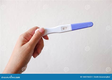 Prueba De Embarazo Positiva Fotografías E Imágenes De Alta Resolución ...