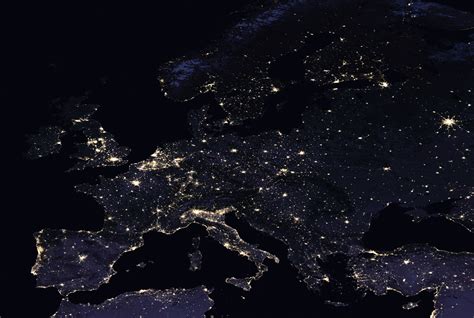 Large detailed satellite map of Europe at night | Europe | Mapsland | Maps of the World