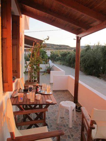 KALIMERA STUDIOS (Milos/Pollonia) - Lodge Reviews, Photos, Rate ...