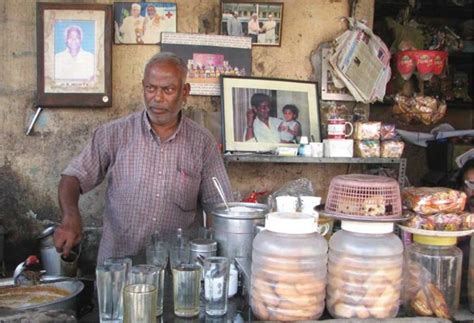 70 बच्चों की पढ़ाई और खाने का खर्चा उठाता है यह चायवाला, PM मोदी ने भी ...