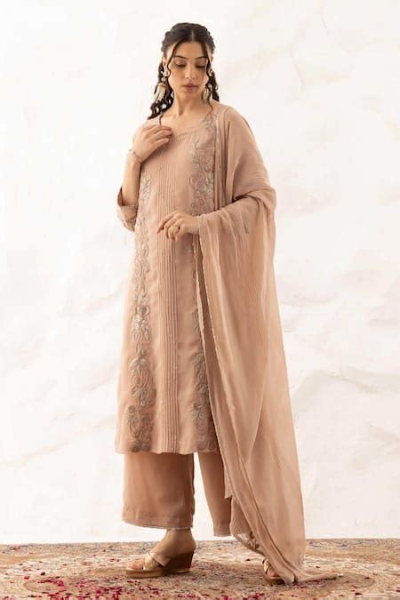 Ajiesh Oberoi | Designer Sarees, Lehengas, Kurta Sets | Aza Fashions