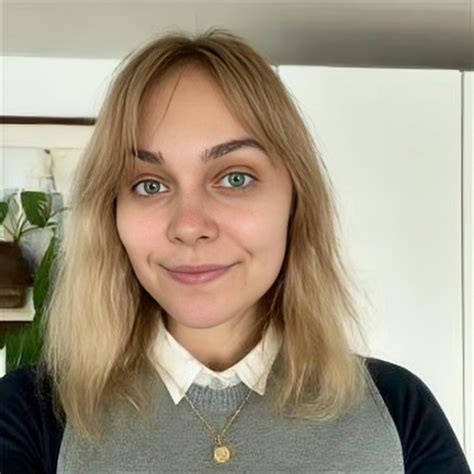 Sera - Piano teacher - ₹3248/h