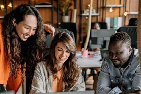 Cathay leverages Microsoft 365 Copilot to move its employees to greater heights | Microsoft Customer