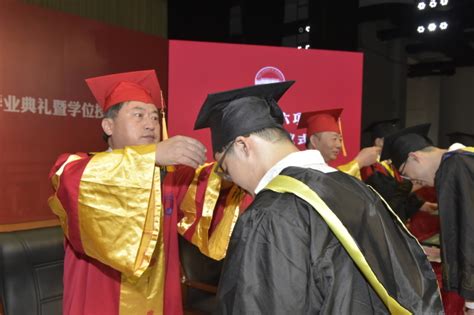 合肥工业大学宣城校区举行2020届学生云毕业典礼暨学位授予仪式