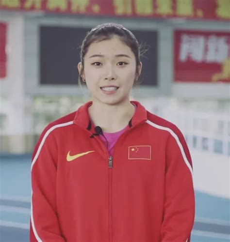 吴艳妮：拿到大运会银牌，闯入奥运会，她凭什么还要被骂？_腾讯新闻
