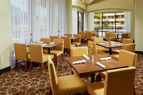 Holiday Inn & Suites Santa Maria By Ihg Restaurant: Pictures & Reviews ...