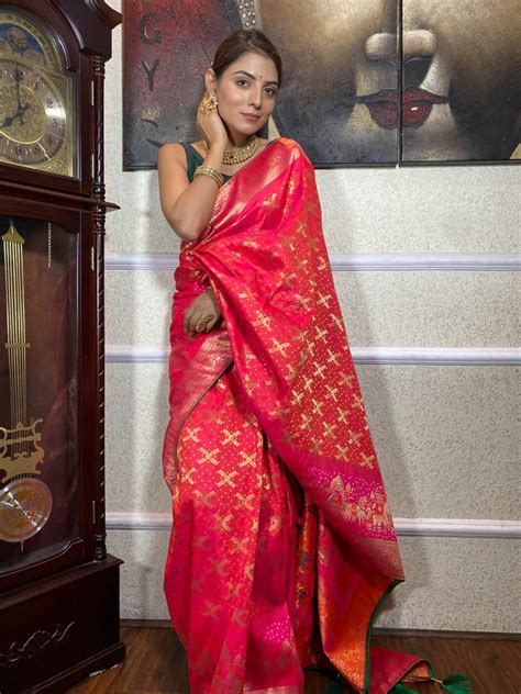 Carrot Red Banarasi Ghatchola Handloom Silk Saree – Zilikaa