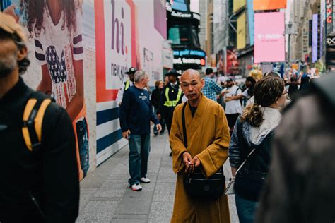 Fake monk in NYC | Viewing NYC