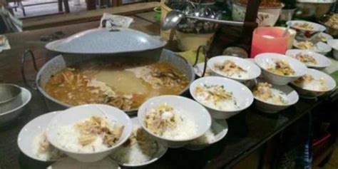 16 Destinasi Wisata Kuliner di Solo Legendaris - Tokopedia Blog