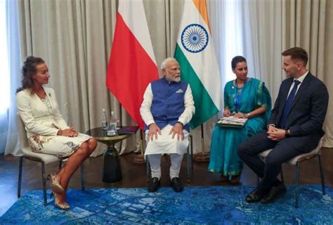 PM Modi meets Polish Kabaddi players