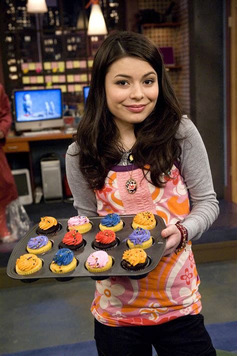Miranda Cosgrove - iCarly Season 3 iSaved Your Life Stills - ☆Favorite ...