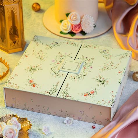 Customised Wedding And Baby Shower Gift Hampers – Choko La