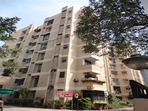 Landmark Towers Sector-51 - Without Brokerage Semi-furnished 3 BHK Flat ...