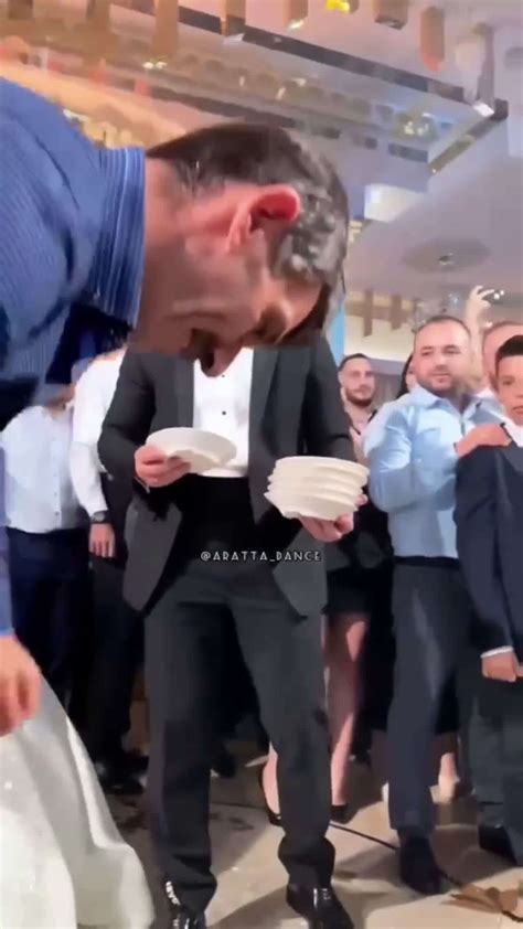 Why break plates at greek wedding | Honestweddingadvice.com