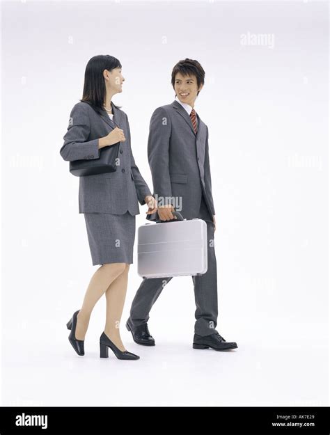 Business People Walking Sign 的图像结果