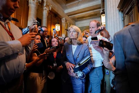 'Do your job!' Murkowski scolded for cutting deal to vote for 'cruel ...