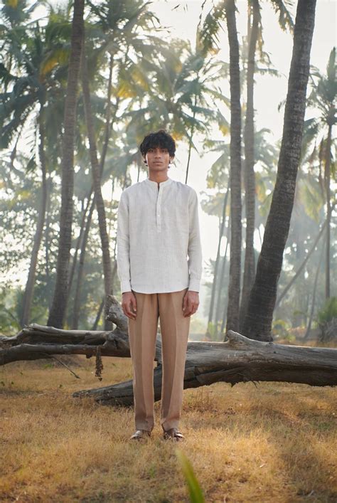 Buy Kurta for Men Online - Ciceroni