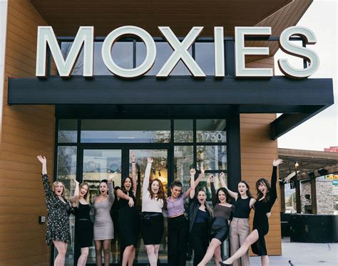 | servers, bartenders, chefs, and managers jobs | Moxies Restaurant