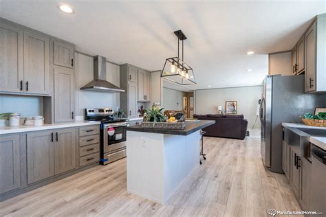 Exclusive The Diamond 46EXC32603AH by Giles - Preferred Choice Homes ...