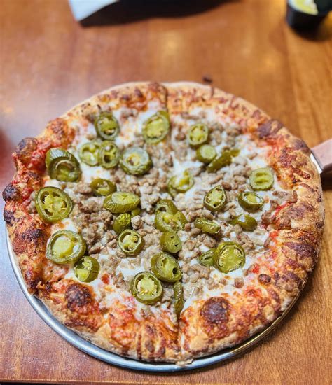 Hideaway Pizza | Real Ratings & Dining Experience