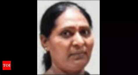 Burglars: 43-yr-old woman pins down burglars armed with screwdrivers ...