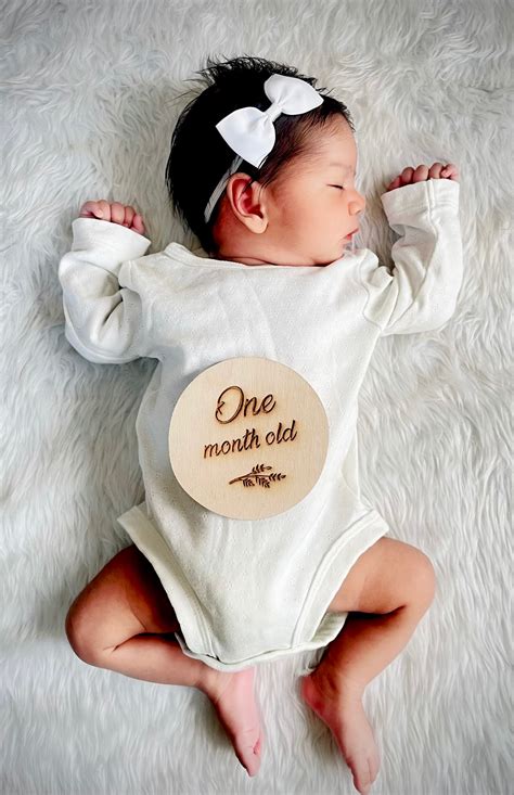 Classic Wooden Baby Monthly Photo Props - 13 Pc Milestone Cards – Theoni
