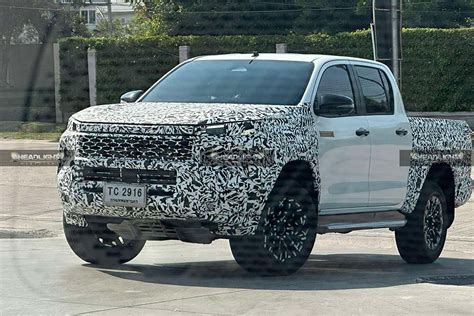 2026 Toyota HiLux: ‘New-generation’ ute spied | CarExpert