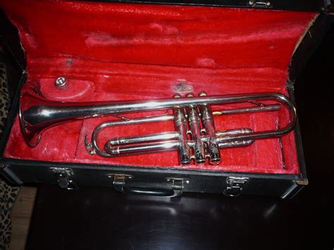 Trompete mit Koffer in Köln | Musik und Instrumente | Kleinanzeigen