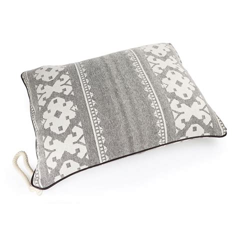 Aztec Printed Knife Edge Bed – Pawpourri
