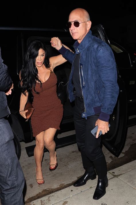 Lauren Sanchez's feet