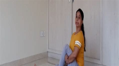 Yoga Session: स्ट्रेस लेवल को दूर करने के लिए करें सुखासन, योग से कम ...