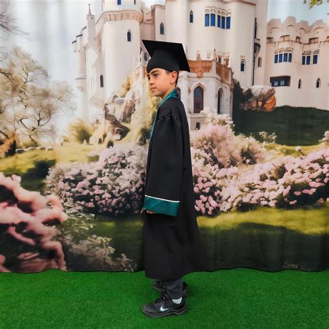 Graduation Kid 的图像结果