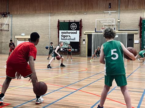 Geslaagde Basketball Clinic | Eastwood Tigers