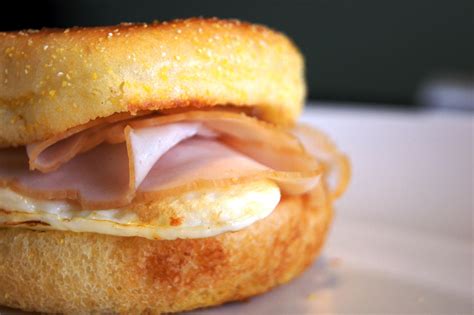 Eating Well, while Gluten Free: Breakfast Sandwich