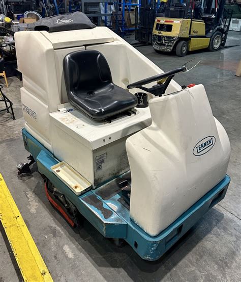 ITEM 2131: TENANT FLOOR SCRUBBER MODEL 7200 – Cooper Industries LLC