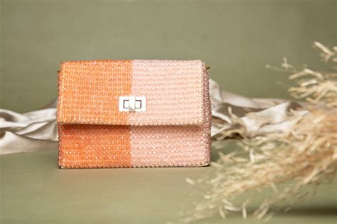 Mirai Clutch – Coral Peach – Eena Official