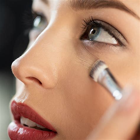 8 Makeup Mistakes We All Make & How to Avoid Them – Faces Canada