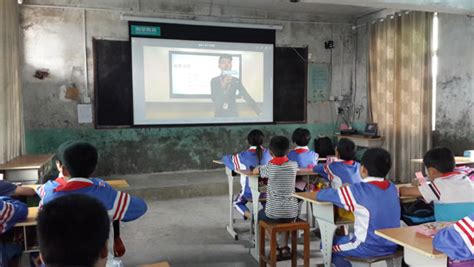 北京特级教师千里之外为新乡农村娃上课--教育--人民网
