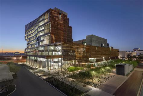 Biomedical Sciences Partnership Building | Фасад, Общественные здания ...
