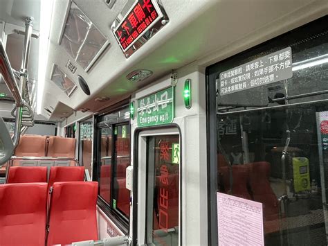 南宁一双层公交车被限高架“削顶”28人受伤(图)-搜狐新闻