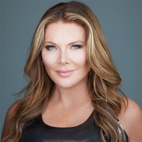 Biquini Trish Regan