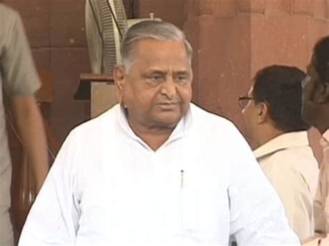 मुलायम सिंह यादव को कल सैफई में दी जाएगी अंतिम विदाई, देखिए पूरा ...