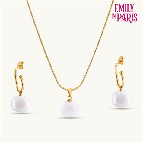 Classic Pearl Pendant and Earrings Set – PALMONAS
